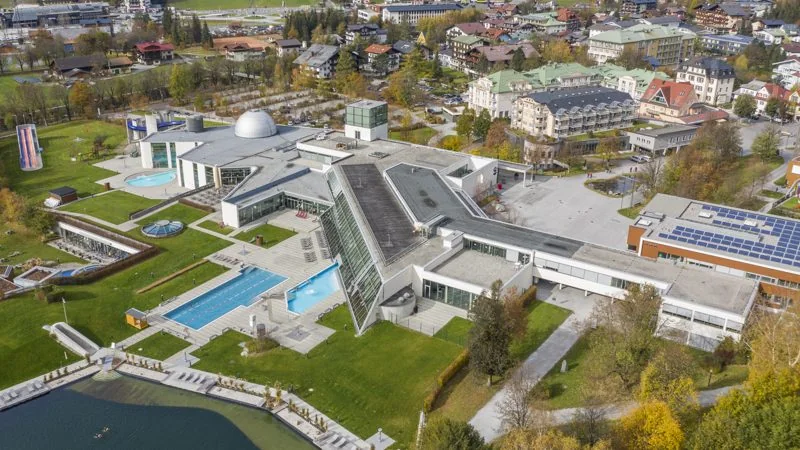 Aerial view of the pool complex at Alpentherme Bad Hofgastein (archive photograph)