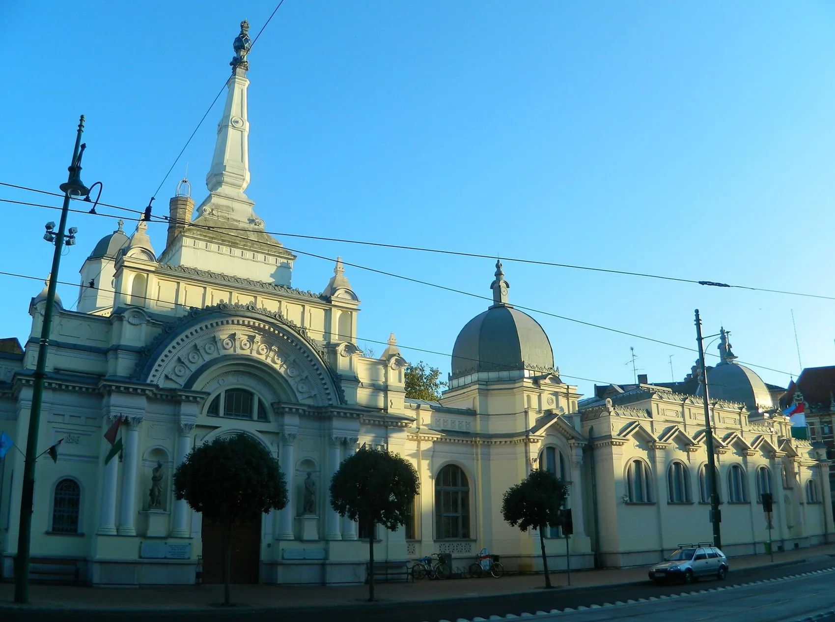 Ornate bathhouse exterior at Anna Thermal Bath (archive photograph)
